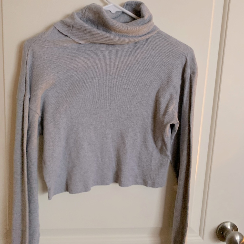Brandy Melville grey turtleneck crop shirt